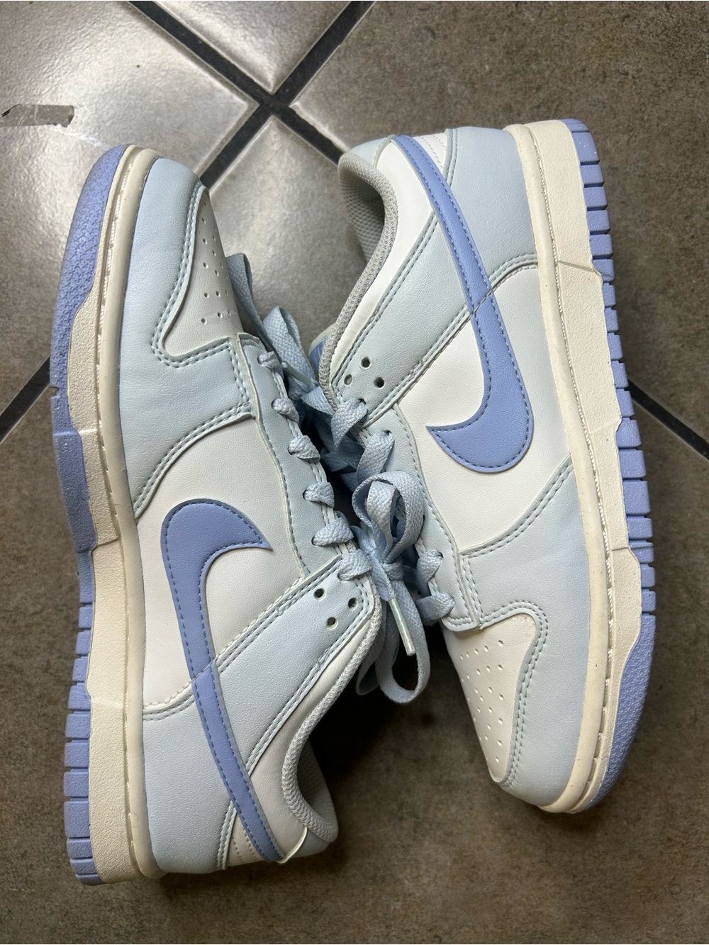 Nike Low Top Sneakers White and Light Blue